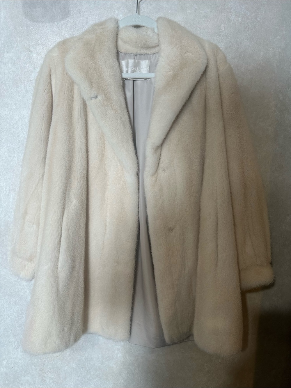 Women's Cream Faux-Fur Coat - Luxury Short Plush Outerwear